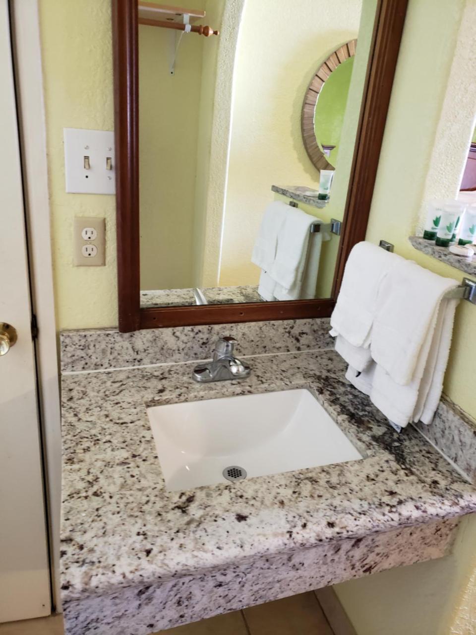 La Hacienda Inn Artesia Luaran gambar